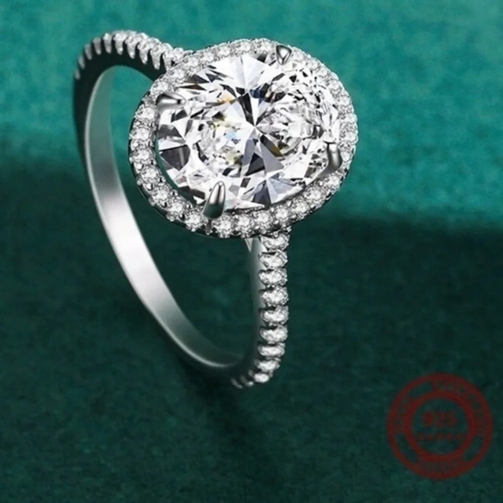 925 Sterling Silver Round Sparkling Cubic Zirconia Ring